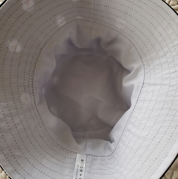Alice + Olivia Reversible Bucket Hat - Picture 4 of 5